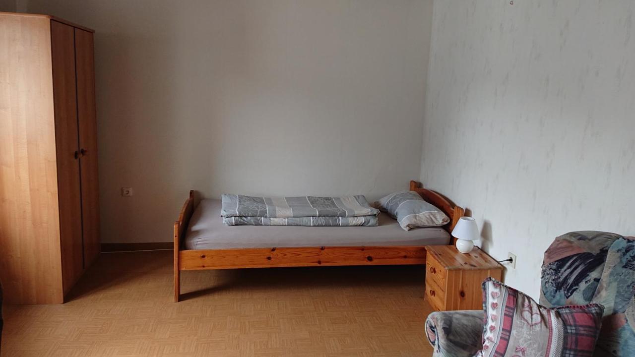 Ferienwohnung Linde - Marburg Biedenkopf Mit 5 Zimmer Und Balkon Frechenhausen Buitenkant foto