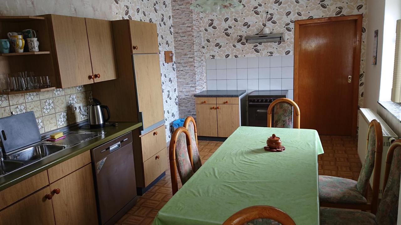 Ferienwohnung Linde - Marburg Biedenkopf Mit 5 Zimmer Und Balkon Frechenhausen Buitenkant foto